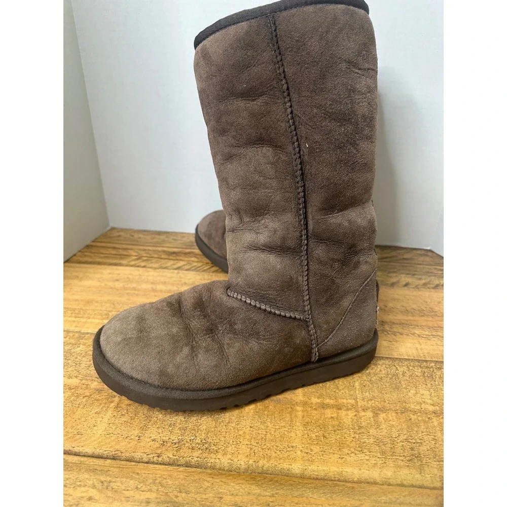 UGG Australia‎ Classic Tall Brown Suede Shearling Boots Chocolate size 7
